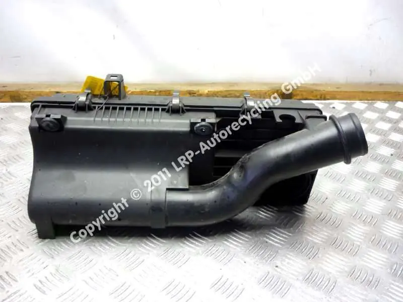 Turbolader und Luftzufuhr gebraucht KIA MOTOR (ROK) Kia RIO DC (07/00 - ) Baujahr 2000 Neu Im Sortiment