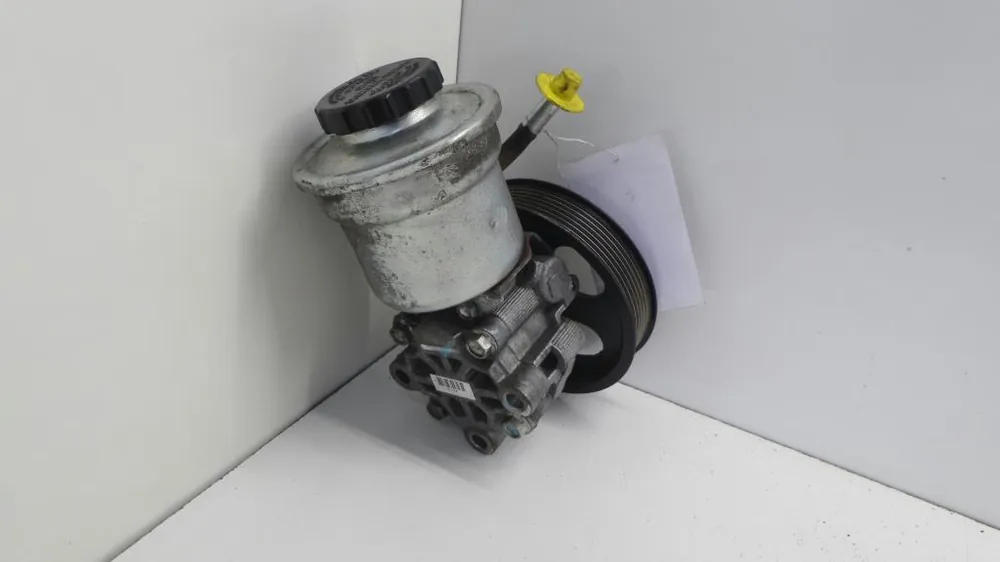 Hilfsmotoren,-Pumpen gebraucht TOYOTA AVENSIS T25 (01/03-) Baujahr 2005 Letzte Chance