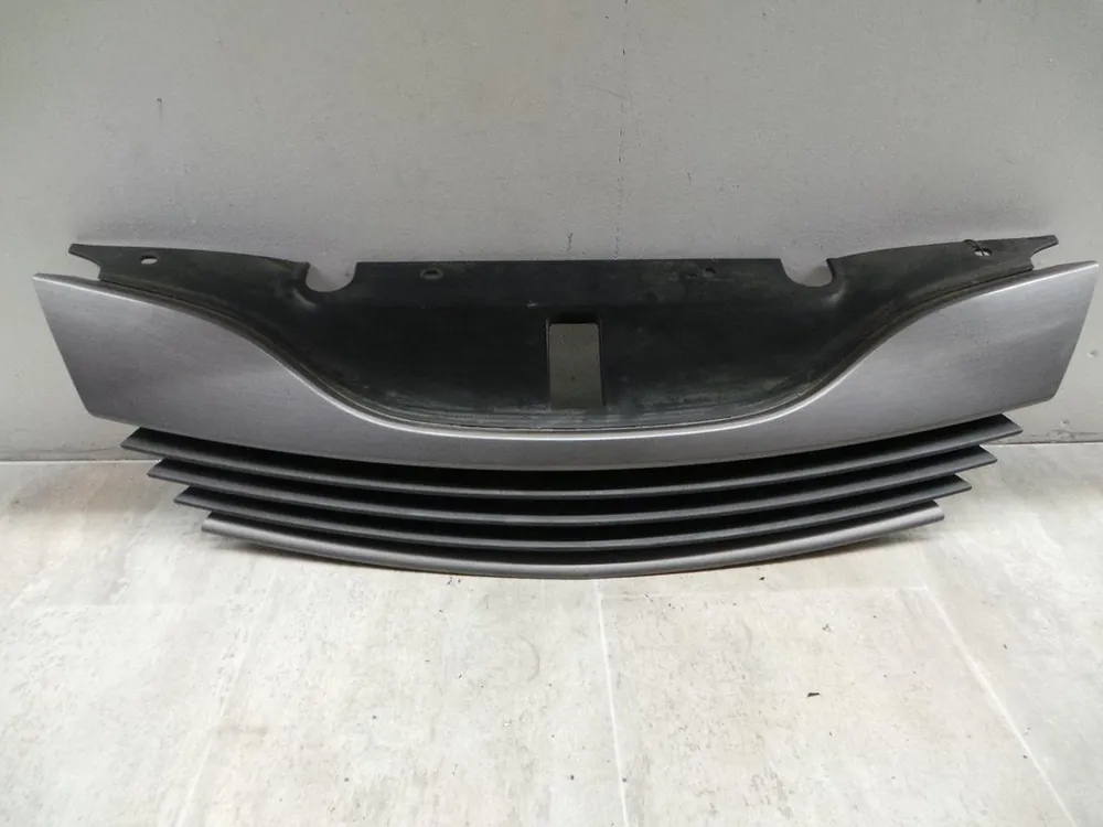 Geprüft Grill, Emblem, Schriftzüge gebraucht RENAULT LAGUNA II (02/01-) Baujahr 2001