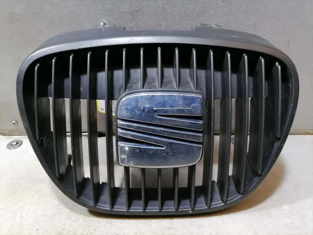 Grill, Emblem, Schriftzüge gebraucht SEAT IBIZA (6L) Baujahr 2008 Letzte Chance