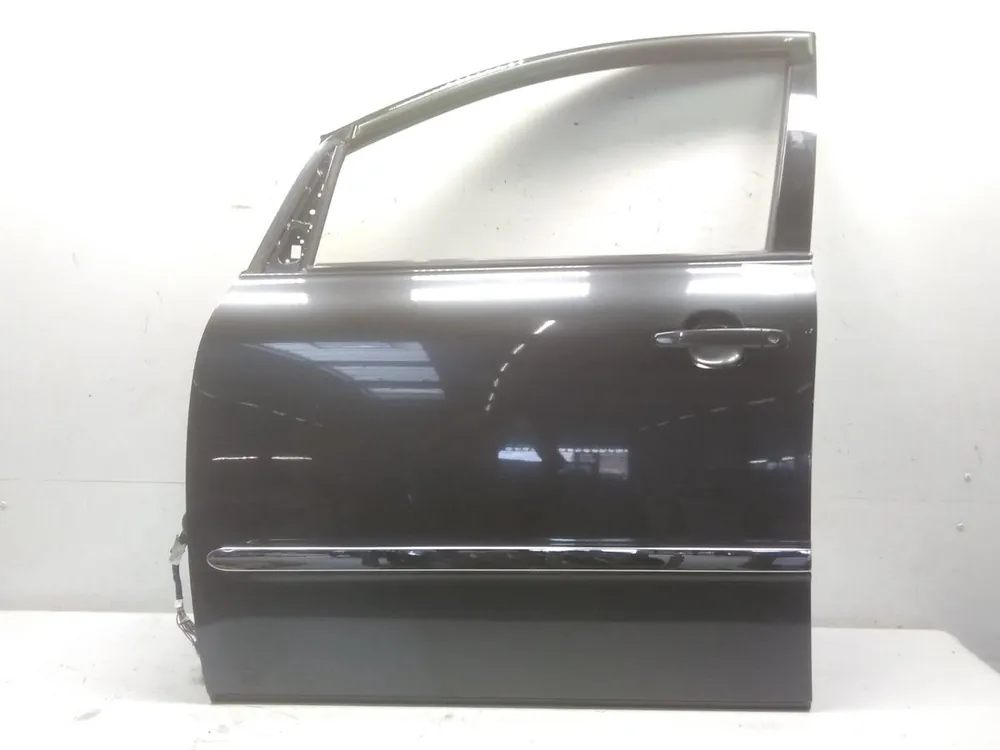 Direktkauf Türen gebraucht TOYOTA AVENSIS VERSO (01-) Baujahr 2001