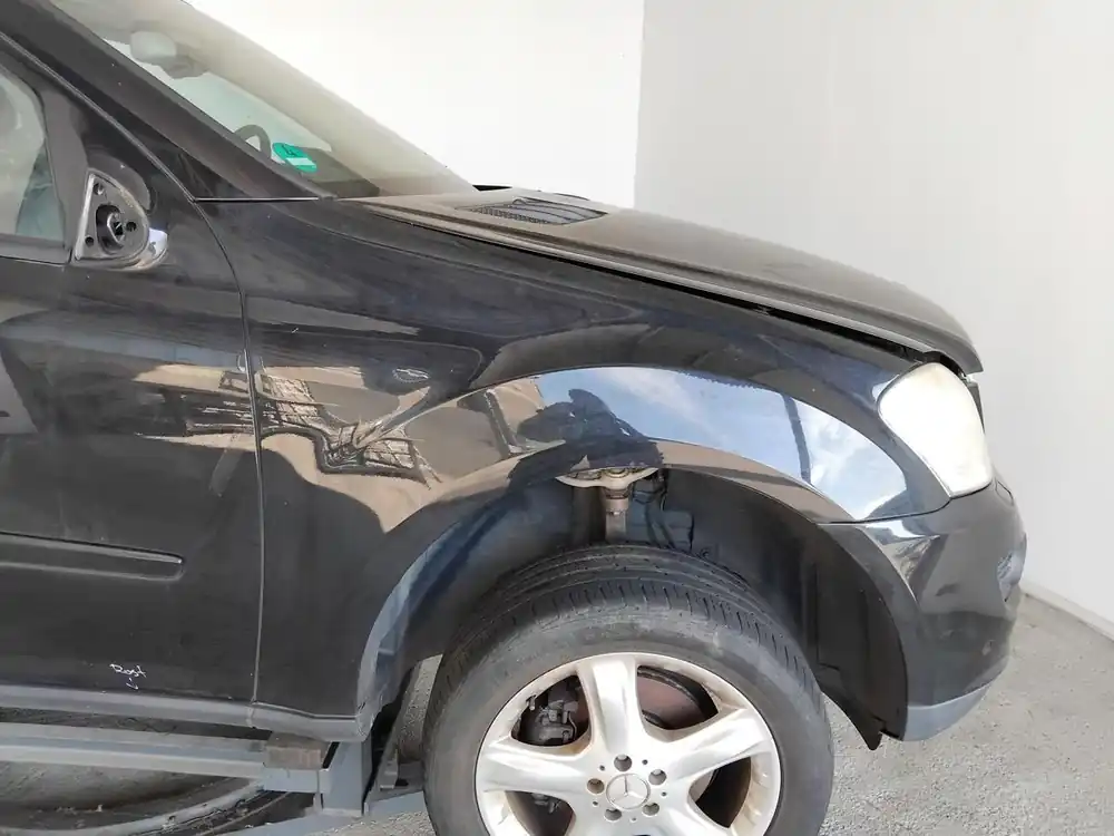 Kotflügel gebraucht MERCEDES-BENZ ML-KLASSE (W164) Baujahr 2006 Neu Im Sortiment