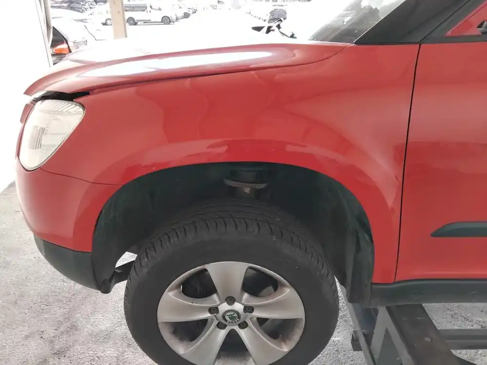 Neu Kotflügel gebraucht SKODA YETI Baujahr 2010