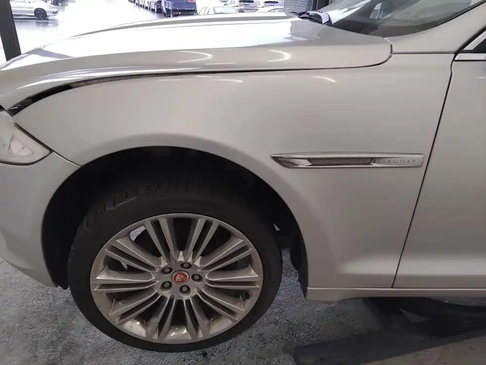 Sonderaktion Kotflügel gebraucht JAGUAR XJ Baujahr 2011